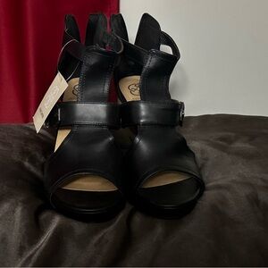 Daisy Fuentes Black Heels